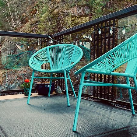 Artisan Suites On Bowen Snug Cove Exterior photo