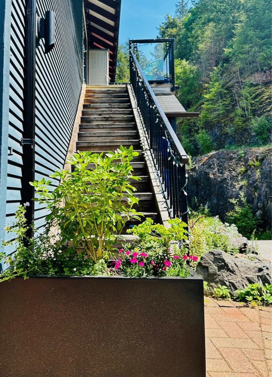 Artisan Suites On Bowen Snug Cove Exterior photo