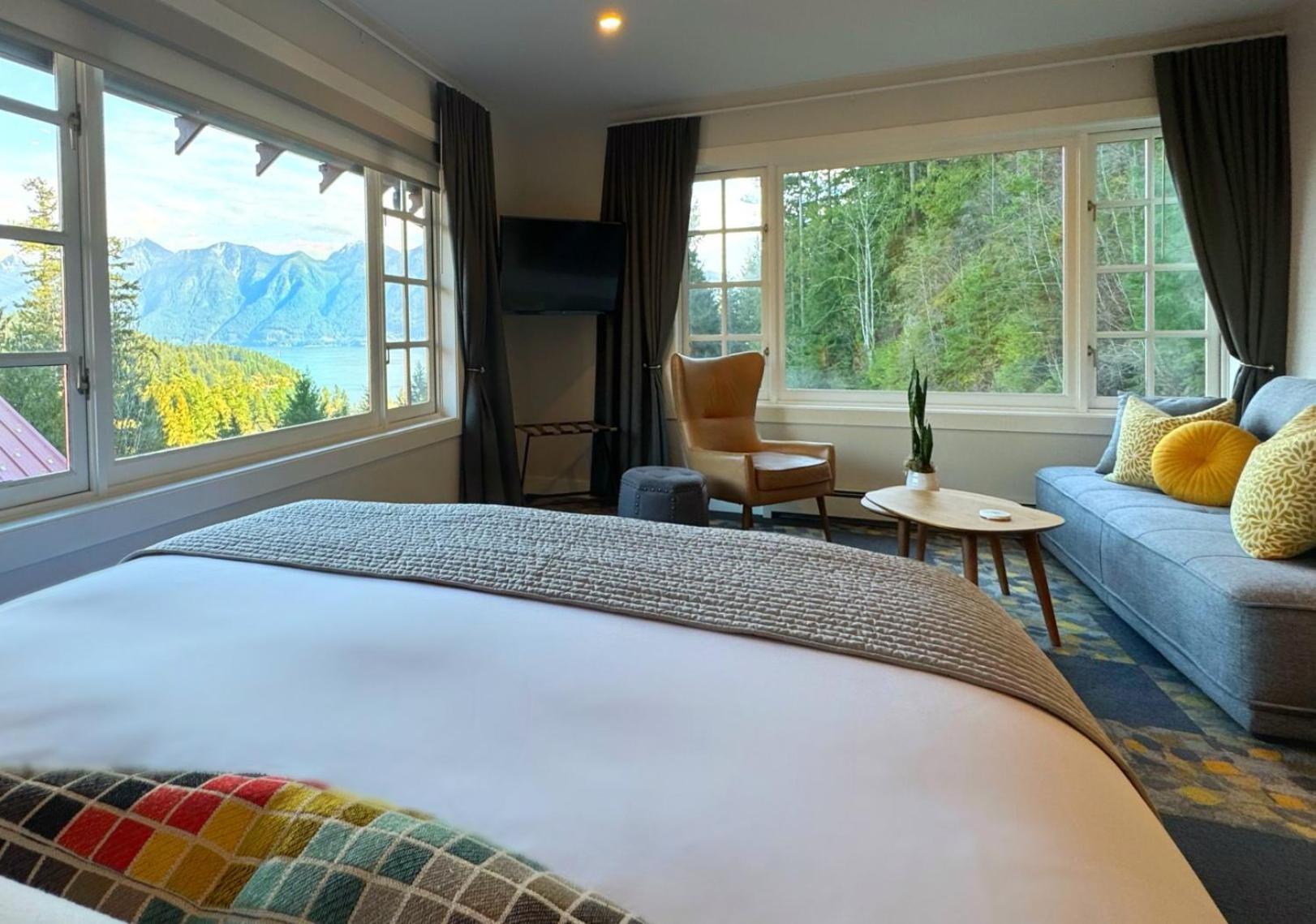 Artisan Suites On Bowen Snug Cove Exterior photo