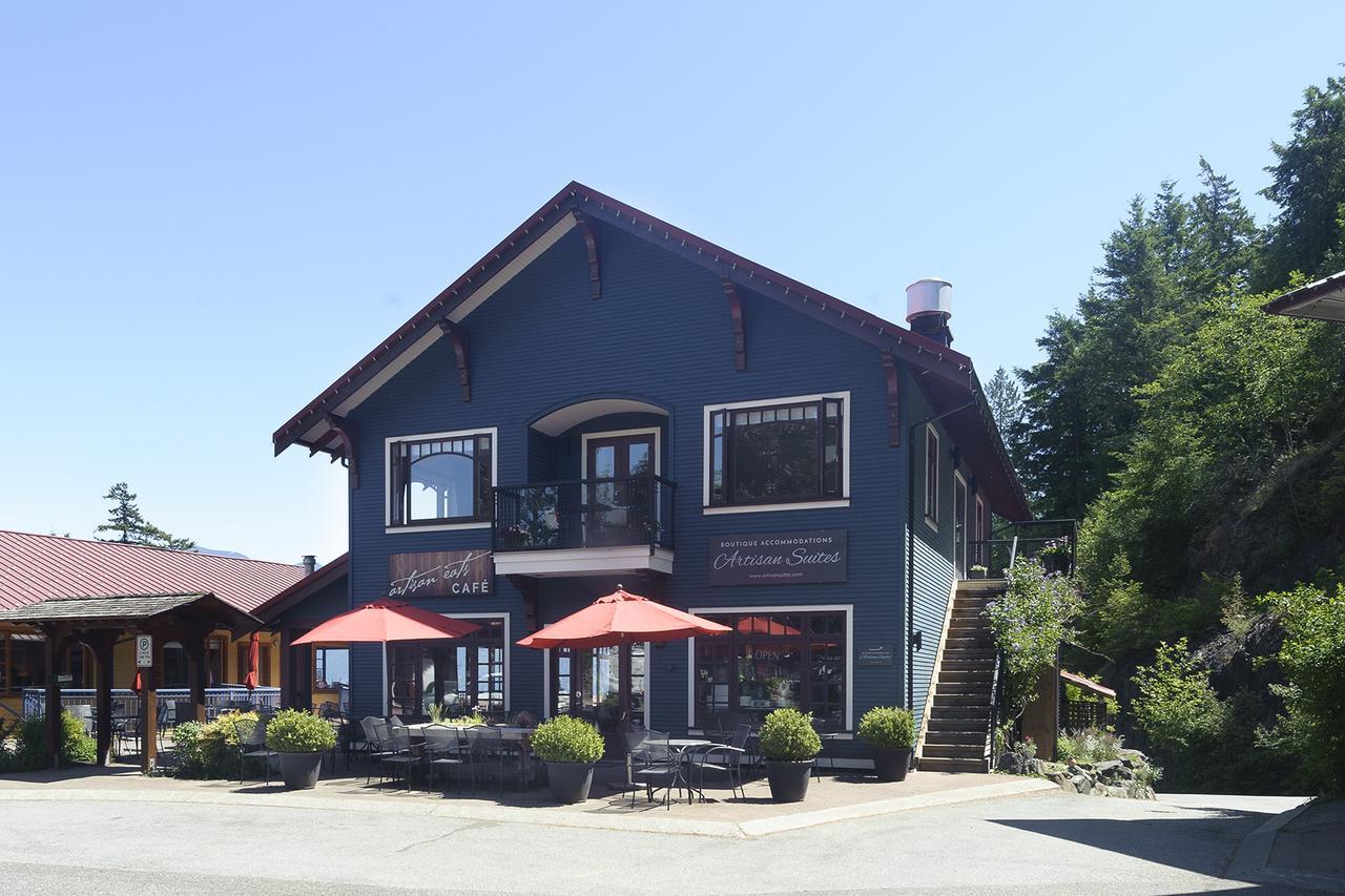 Artisan Suites On Bowen Snug Cove Exterior photo